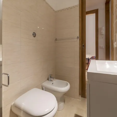 Guesthost - Lovely Loft Trastevere Apartmán *